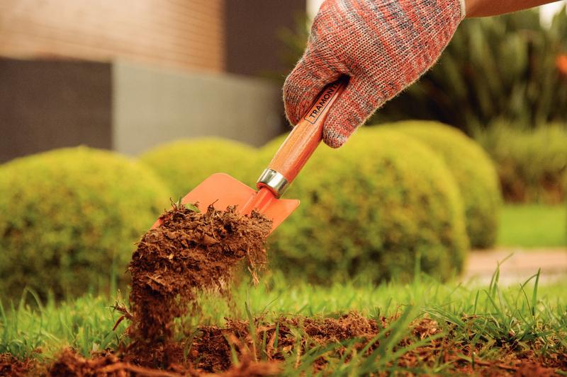 Pazinha Larga Com Cabo Madeira Tramontina - Imagem 2