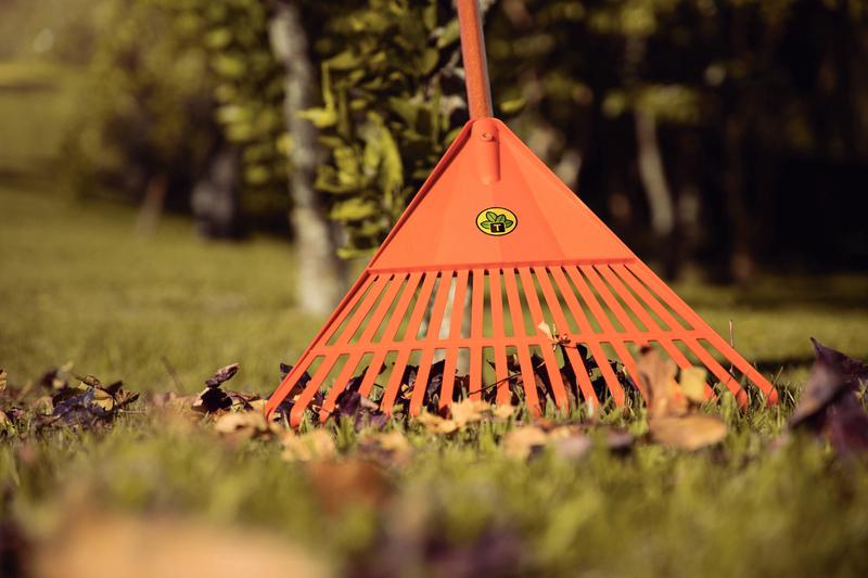 Vassoura Jardim Plástica 18 Dentes Sem Cabo Tramontina - Imagem 2